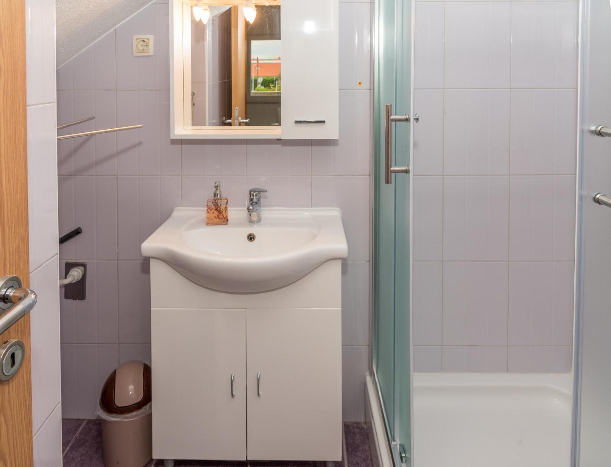 Studio Apartment Nin Bagian luar foto